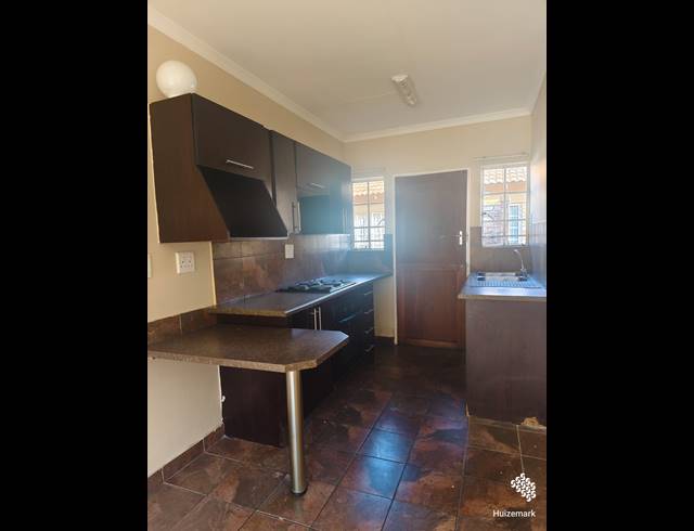 2 BEDROOM FLAT TO LET IN VAALPARK